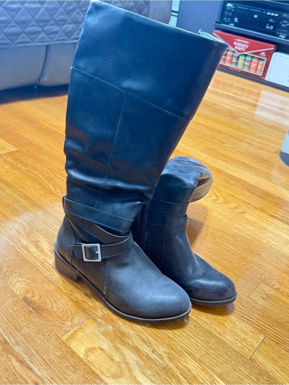 Black knee high boots with zipper  (size 7.5)